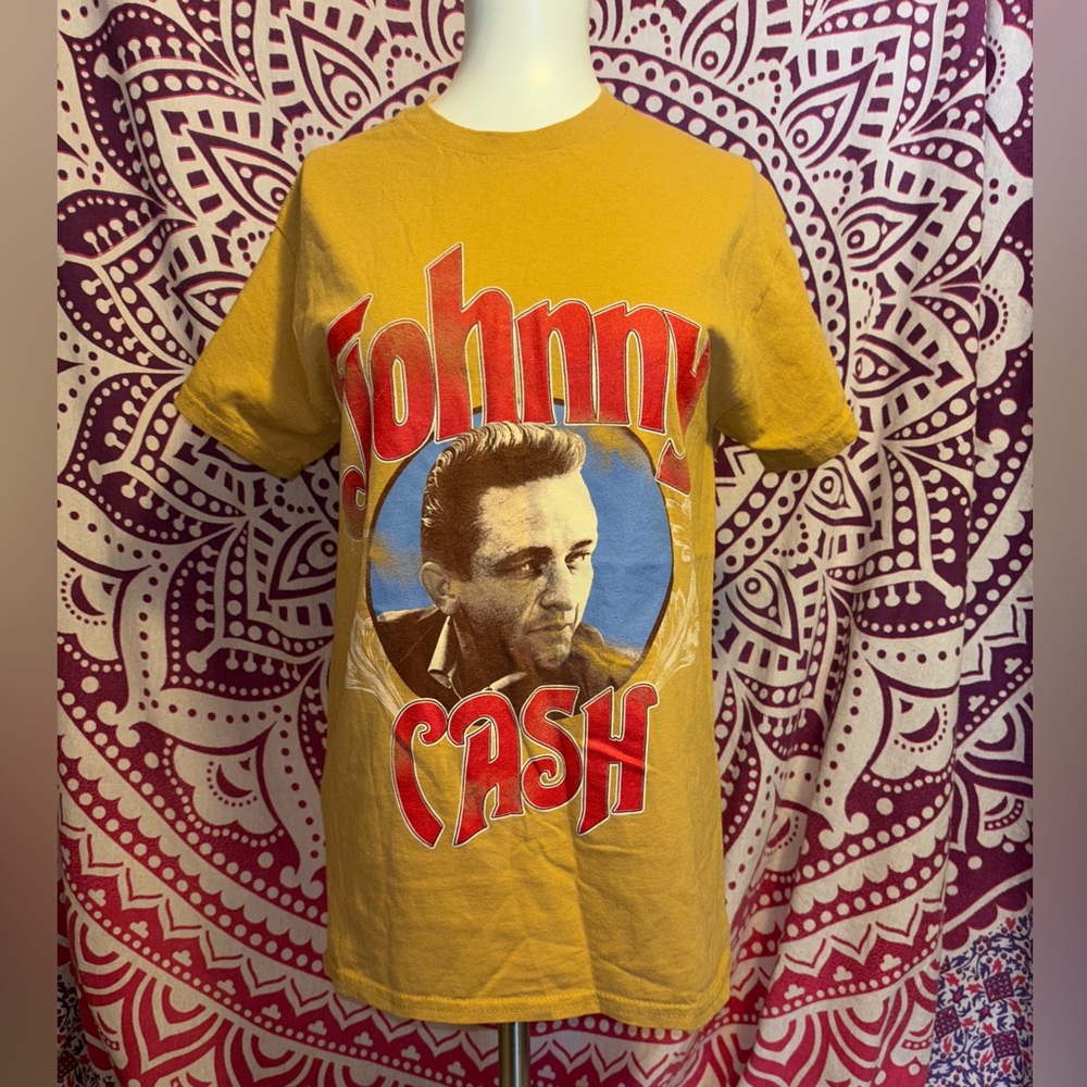 Johnny Cash Golden Yellow Photo Print Short Sleeve T Shirt Women’s Size Small